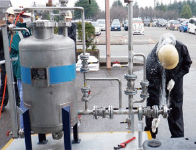 Simulation of exposure to liquid chemicals